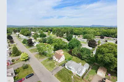 118 Edgewood Ave, Chicopee, MA 01013 - Photo 30