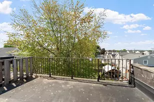 880 Broadway, Revere, MA 02151 - Photo 14