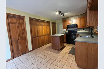 758 Country Club Rd, Greenfield, MA 01301 - Photo 14