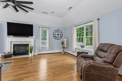 72 Heritage Rd, Dracut, MA 01826 - Photo 10