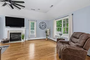 72 Heritage Rd, Dracut, MA 01826 - Photo 10