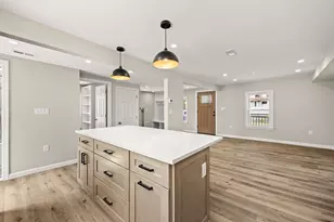 7 Somerville Ave, Braintree, MA 02184 - Photo 8