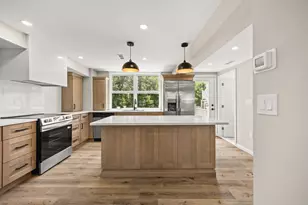 7 Somerville Ave, Braintree, MA 02184 - Photo 1