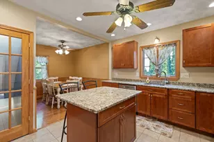 33 Ledge St, Melrose, MA 02176 - Photo 8
