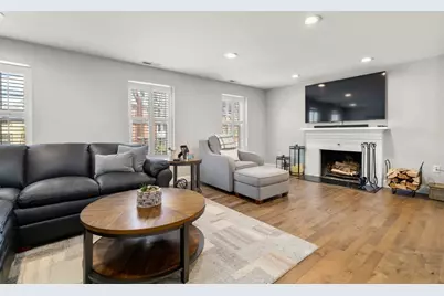 100 Main St #4, Boston, MA 02129 - Photo 2