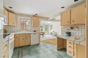 29 Patricia Rd, Sudbury, MA 01776 - Photo 2