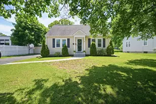 19 Holliston St, Medway, MA 02053 - Photo 2