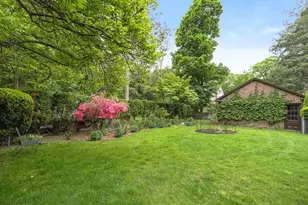 30 Rangeley Rd, Winchester, MA 01890 - Photo 4