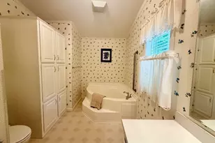 7808 Island Dr, Middleborough, MA 02346 - Photo 18