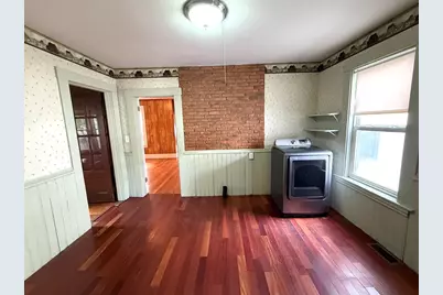 10 Avon Street, Saugus, MA 01906 - Photo 12