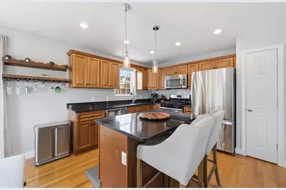 11 Macarthur Blvd #B, Danvers, MA 01923 - Photo 8