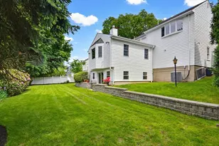 81 Brettwood Rd, Belmont, MA 02478 - Photo 2