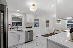 607 Turnpike St, Stoughton, MA 02072 - Photo 4