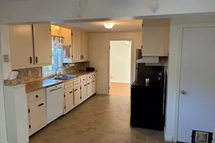 138 N Main St, Belchertown, MA 01007 - Photo 6