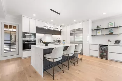 80 Verndale St #80, Brookline, MA 02446 - Photo 4