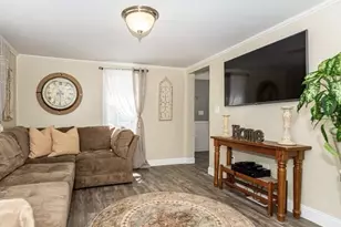 516 Lakeview Ave, Lowell, MA 01850 - Photo 4