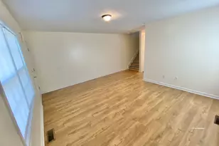93 Orleans, Springfield, MA 01109 - Photo 4