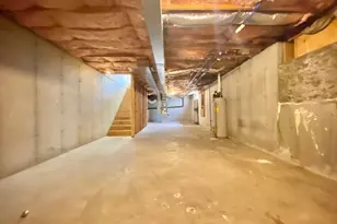 93 Orleans, Springfield, MA 01109 - Photo 18