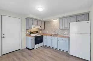 120 Orchard St, Springfield, MA 01107 - Photo 4