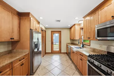 50 Melrose Ave, Tewksbury, MA 01876 - Photo 10