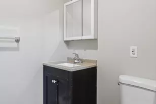 197 High St, Holyoke, MA 01040 - Photo 6