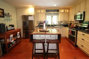 26 Robin Ln, Somerset, MA 02726 - Photo 10