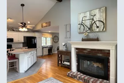 31 Columbus Rd, Woburn, MA 01801 - Photo 8