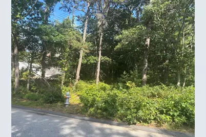 8 Blackbird Ave, Wareham, MA 02538 - Photo 4