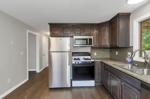 105 Mazarin St, Springfield, MA 01151 - Photo 6