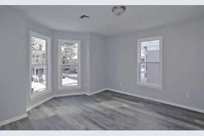 64 Thompson St, Springfield, MA 01109 - Photo 10