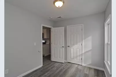 64 Thompson St, Springfield, MA 01109 - Photo 14