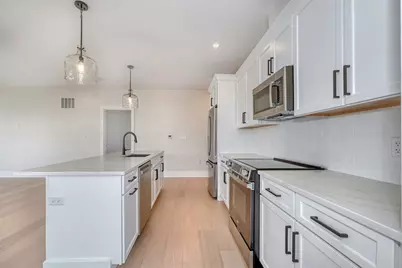 62 Foundry St #315, Wakefield, MA 01880 - Photo 2