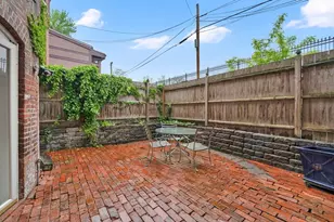 27 Mattoon St, Springfield, MA 01105 - Photo 10