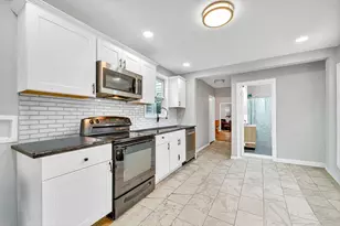 108 Marble St, Springfield, MA 01105 - Photo 2