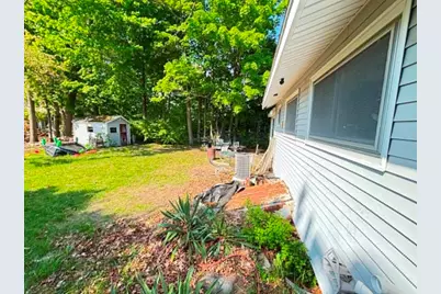 17 Lawn Ave, Lowell, MA 01852 - Photo 16