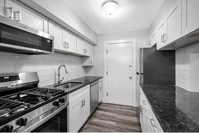 9 Longwood Dr #1, Andover, MA 01810 - Photo 6