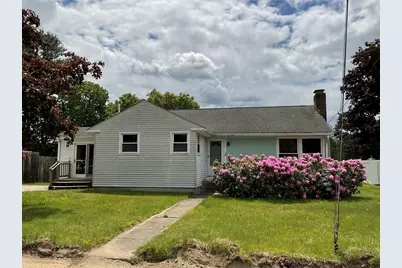 18 Pulaski Street, Uxbridge, MA 01569 - Photo 2