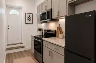 125 Arlington St, Chelsea, MA 02150 - Photo 2