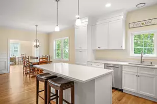 7 Burkhardt Cir, Boylston, MA 01505 - Photo 6