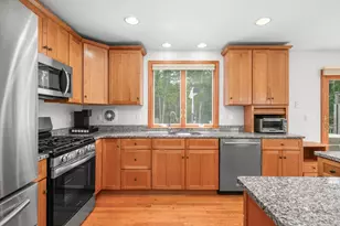 73 Westmoreland Dr, Falmouth, MA 02540 - Photo 6