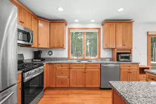 73 Westmoreland Dr, Falmouth, MA 02540 - Photo 6