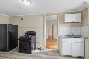 48 Hubbard St, Ludlow, MA 01056 - Photo 10