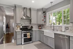15 Bennett St, Hudson, MA 01749 - Photo 18