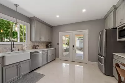 15 Bennett St, Hudson, MA 01749 - Photo 16