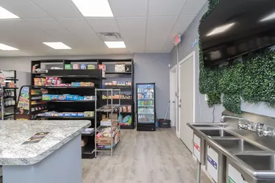 10 Taylor St, Chicopee, MA 01020 - Photo 24