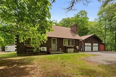 4A Fletcher St, Plainville, MA 02762 - Photo 2