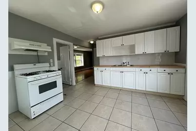 121 Boston #2, Salem, MA 01970 - Photo 2