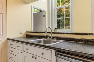 160 Salem St, Haverhill, MA 01835 - Photo 14