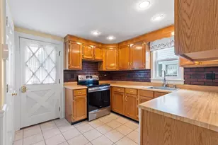 156 Gershom Ave, Lowell, MA 01854 - Photo 2