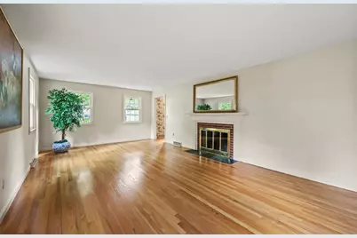 92 Morningside Dr, Longmeadow, MA 01106 - Photo 2